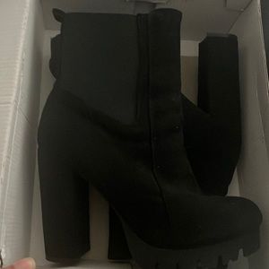 Worn a few times, no longer wear.